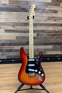 Fender Player Plus Stratocaster Aged Cherry Burst